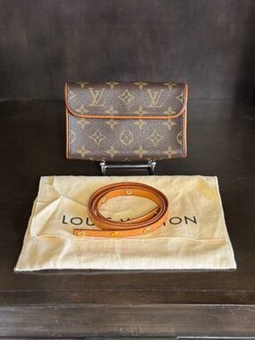 Authentic LOUIS VUITTON Monogram Pochette Florentine belt bag